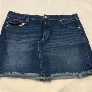 Women’s Denim Frayed Hem Mini Skirt
